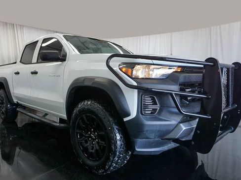 Used 2024 Chevrolet Colorado Trail Boss image 2
