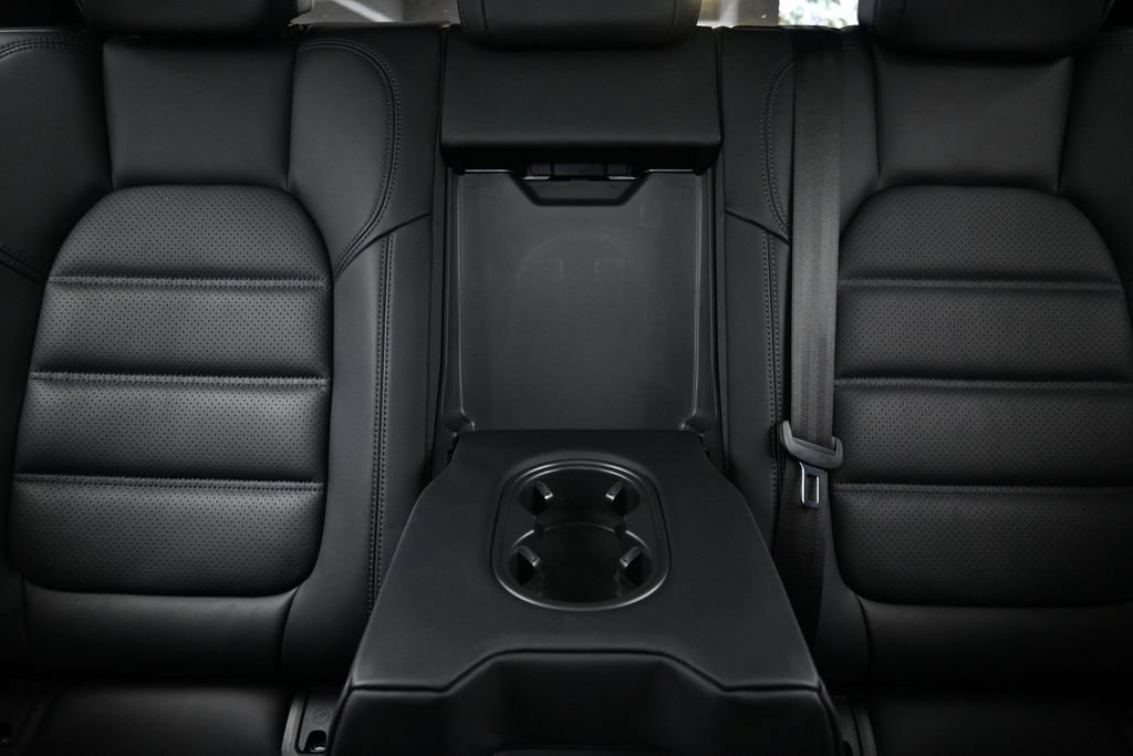Certified 2023 Porsche Macan S AWD/4WD image 20