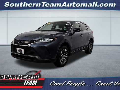 Used 2022 Toyota Venza LE image 1