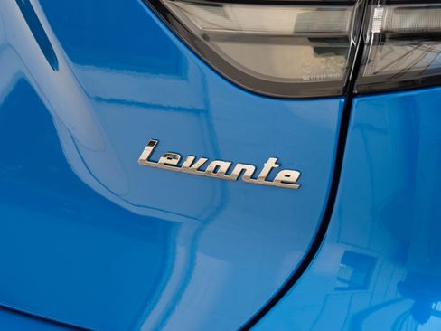 Used 2022 Maserati Levante F Tributo image 8