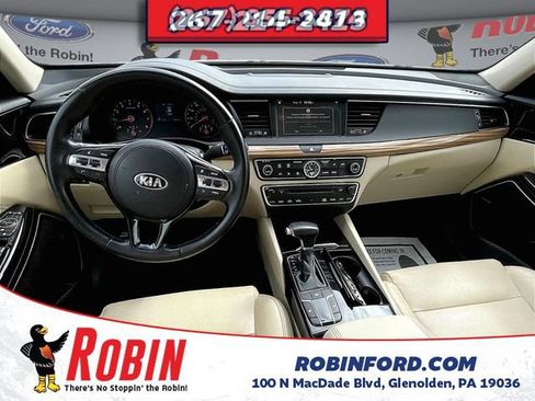 Used 2017 Kia Cadenza Premium w/ Luxury Package FWD image 9