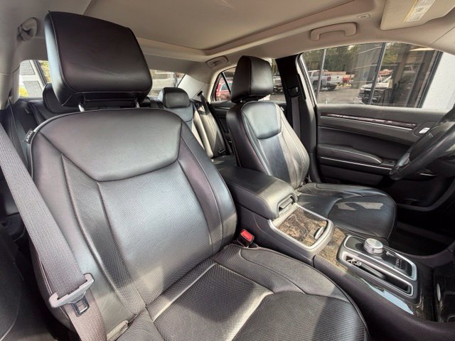 Used 2017 Chrysler 300 C w/ Safetytec Plus Group RWD image 18