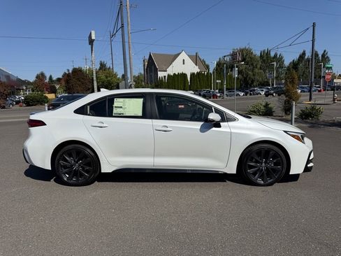 Used 2026 Toyota Corolla XSE image 9