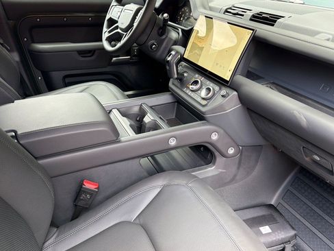 New 2026 Land Rover Defender 110 X-Dynamic SE AWD/4WD image 29