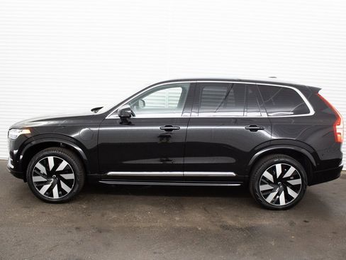 Certified 2025 Volvo XC90 T8 Plus image 38