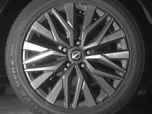 Used 2025 Nissan Altima 2.5 SV FWD image 15