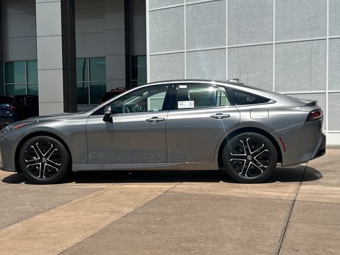 New 2026 Toyota Mirai RWD image 7