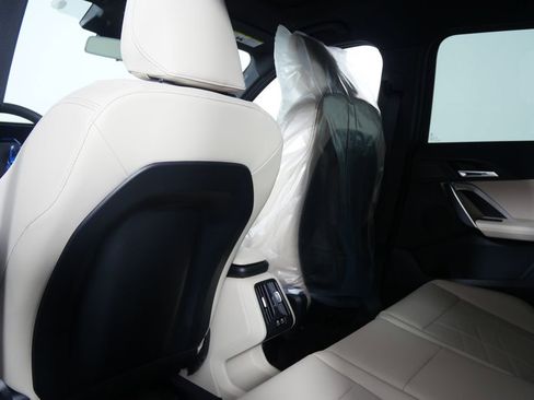 Used 2025 BMW X1 xDrive28i image 16