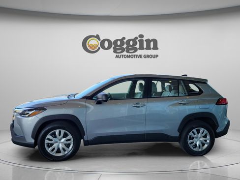 Certified 2025 Toyota Corolla Cross L image 2