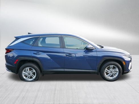 Certified 2025 Hyundai Tucson SE image 8