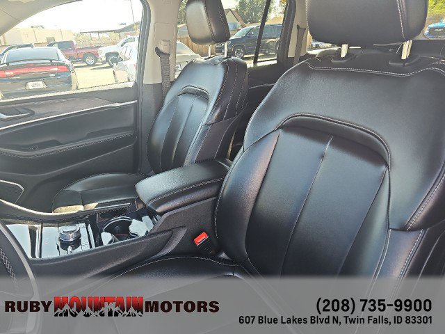 Used 2023 Jeep Grand Cherokee 4WD 4xe image 16
