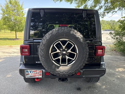 Used 2026 Jeep Wrangler Unlimited Rubicon AWD/4WD image 9