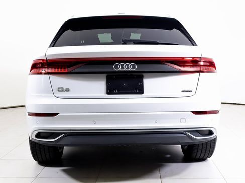 Used 2023 Audi Q8 Premium image 29