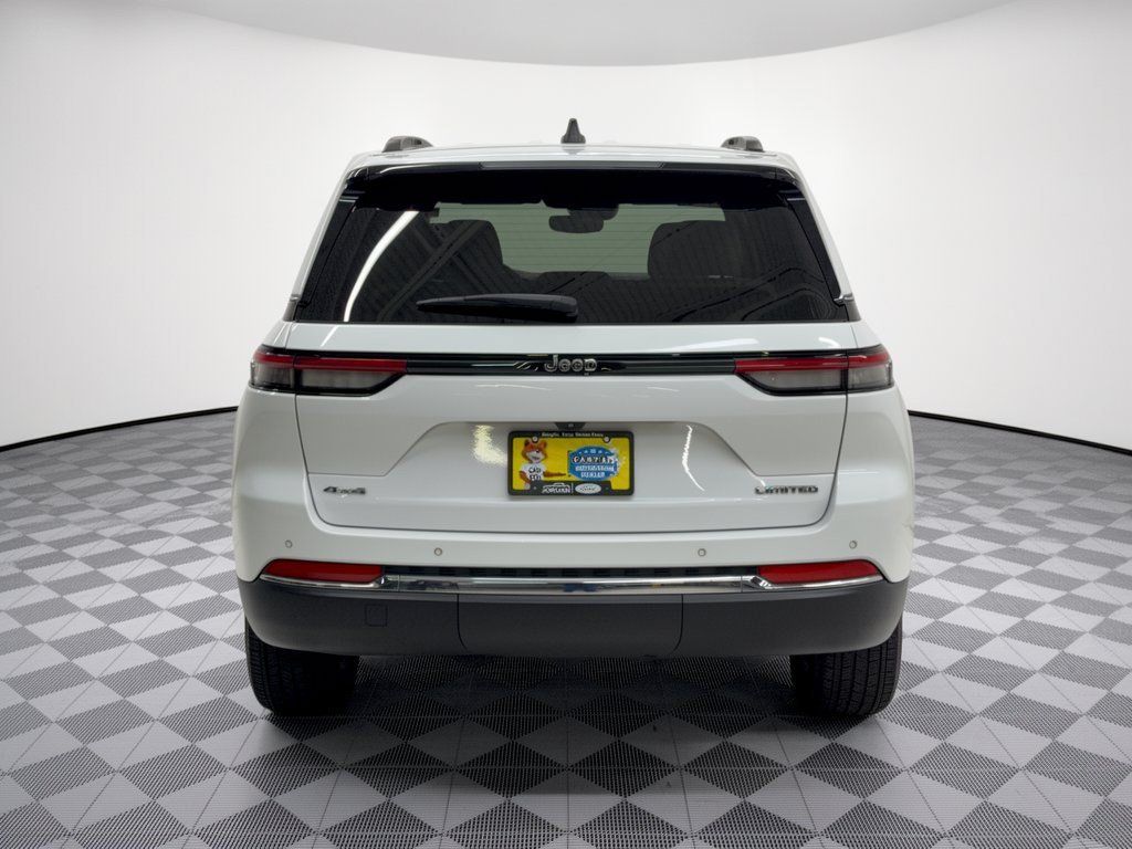 Used 2023 Jeep Grand Cherokee Limited AWD/4WD image 11