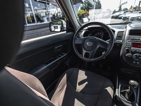 Used 2012 Kia Soul FWD image 13