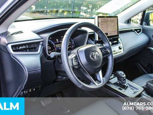 Used 2026 Toyota Corolla Cross XLE FWD image 31