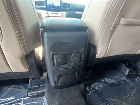 Certified 2023 Ford Explorer XLT w/ Equipment Group 202A AWD/4WD image 23