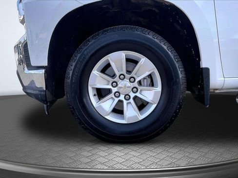 Used 2020 Chevrolet Silverado 1500 LT w/ Convenience Package image 9