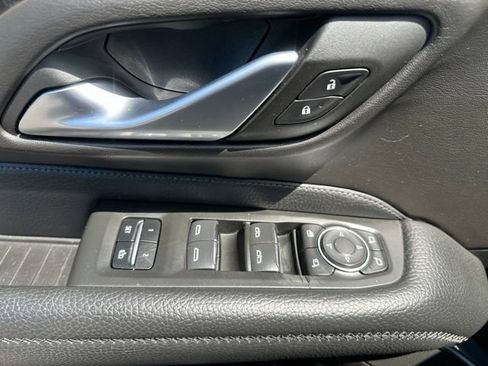 Used 2022 GMC Yukon XL Denali AWD/4WD image 21