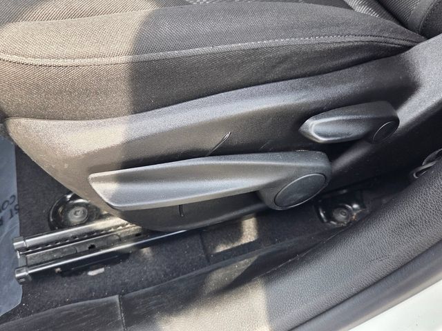 Used 2016 Jeep Renegade Latitude FWD image 20