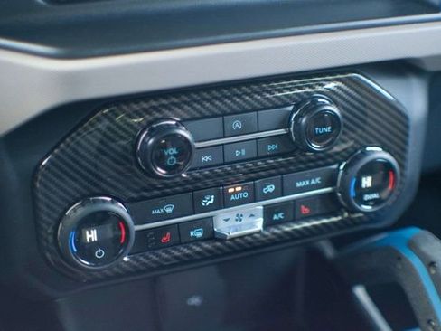 Used 2023 Ford Bronco Wildtrak image 40