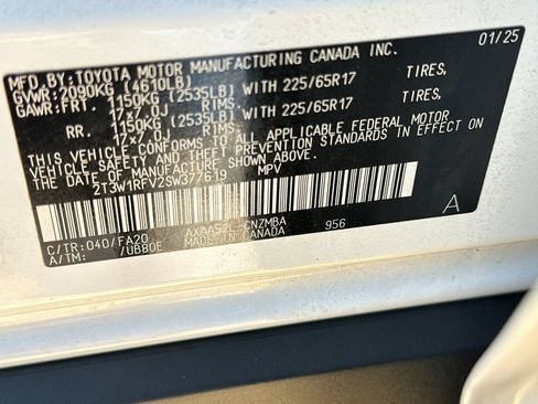 Used 2025 Toyota RAV4 XLE FWD image 26
