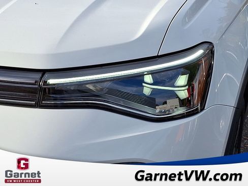 Used 2025 Volkswagen Taos SEL image 10