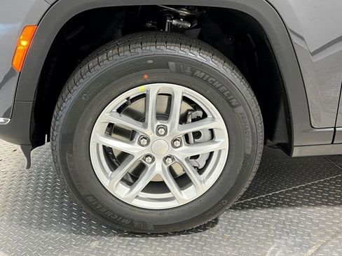 New 2025 Jeep Grand Cherokee L Laredo w/ Luxury Tech Group I image 9