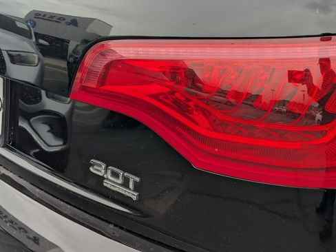Used 2014 Audi Q7 3.0T S line Prestige w/ S Line Package AWD/4WD image 5