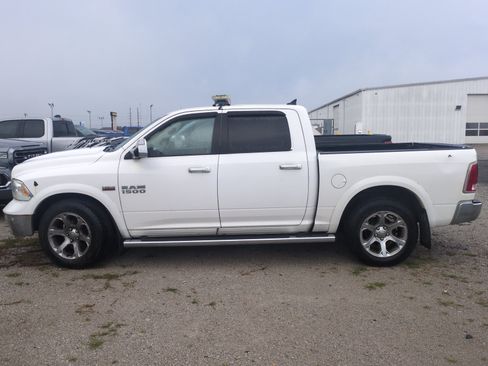 Used 2016 RAM 1500 Laramie w/ Convenience Group AWD/4WD image 7