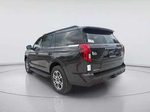 New 2026 Ford Expedition Active RWD image 3