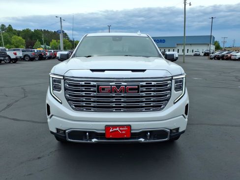 Used 2023 GMC Sierra 1500 Denali w/ Technology Package AWD/4WD image 9