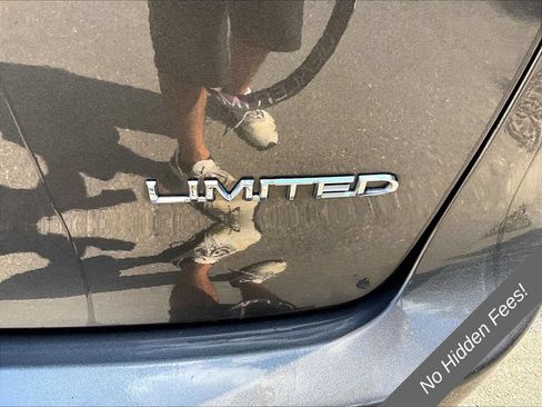 Used 2019 Chrysler Pacifica Limited FWD image 8