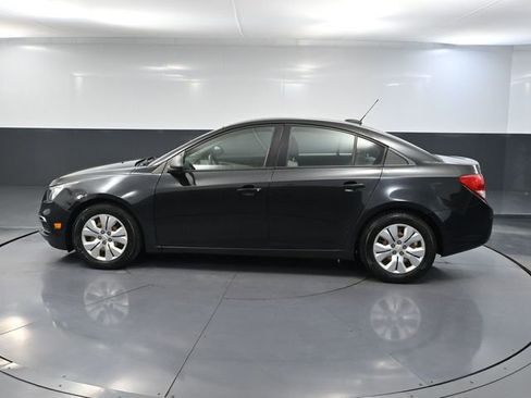 Used 2015 Chevrolet Cruze LS image 8