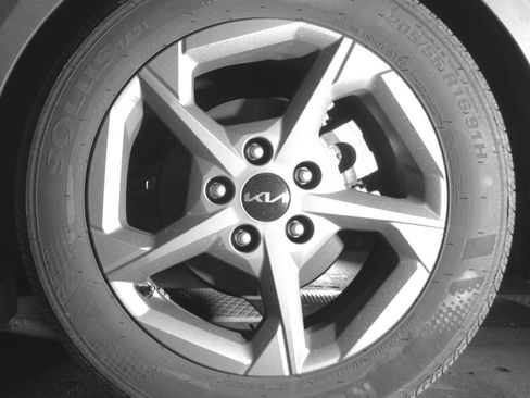 Used 2025 Kia K4 LXS image 14