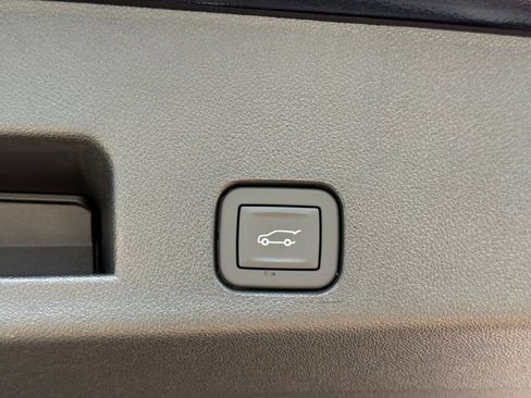 New 2026 Chevrolet Traverse Z71 w/ Driver Confidence Package AWD/4WD image 21
