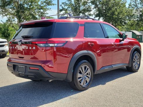 Certified 2025 Nissan Pathfinder SV FWD image 5