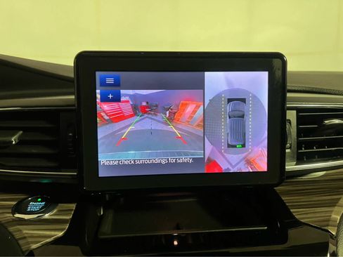 Used 2021 Ford Explorer Limited w/ Equipment Group 301A image 16