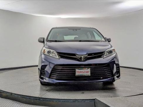 Used 2019 Toyota Sienna L image 12