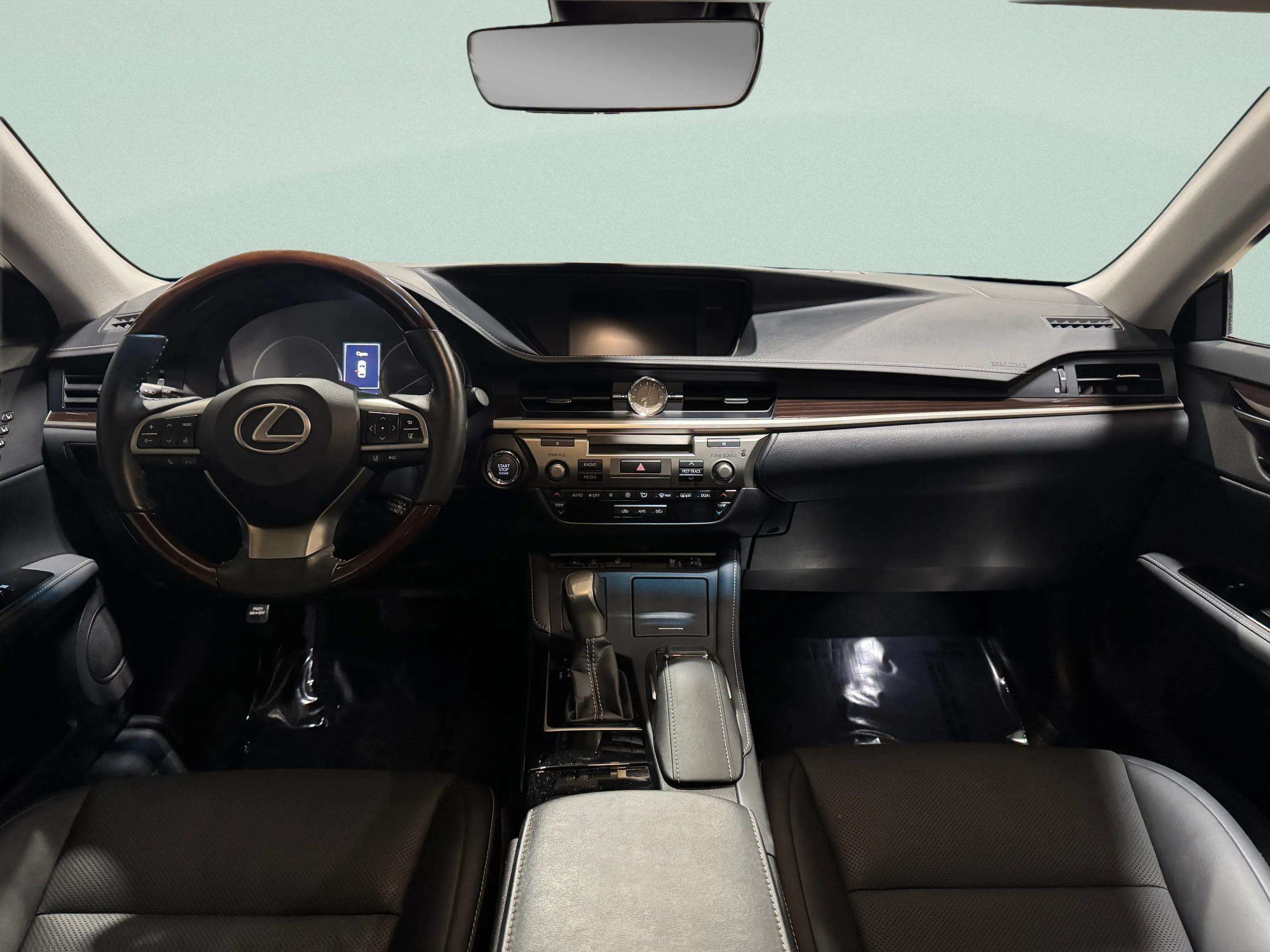 Used 2018 Lexus ES 350 w/ Navigation System Package FWD image 10