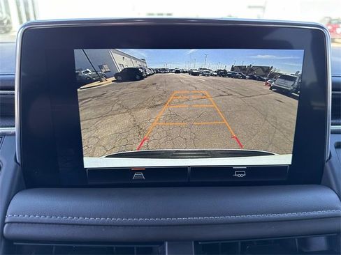 Used 2023 GMC Yukon XL SLT image 23