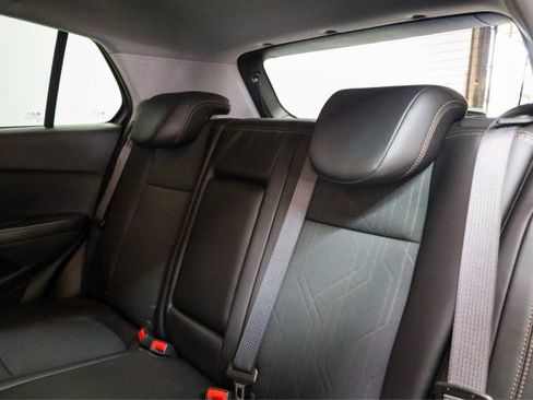 Used 2022 Chevrolet Trax LT w/ Midnight Edition image 20