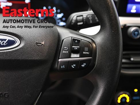 Used 2022 Ford Escape SE FWD image 16