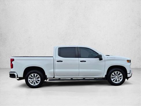 Used 2020 Chevrolet Silverado 1500 Custom w/ Custom Value Package image 4