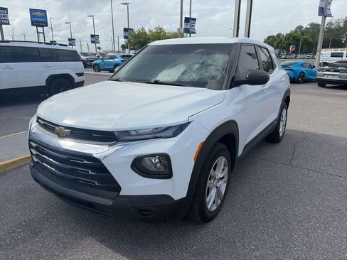 Used 2021 Chevrolet TrailBlazer LS image 2