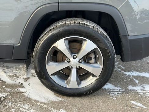 Certified 2022 Jeep Cherokee Limited image 25