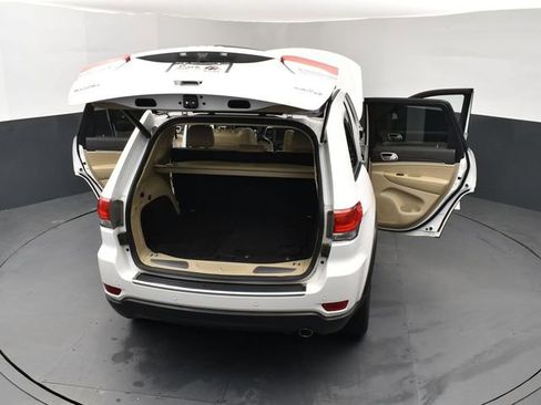 Used 2017 Jeep Grand Cherokee Limited w/ Luxury Group II image 29