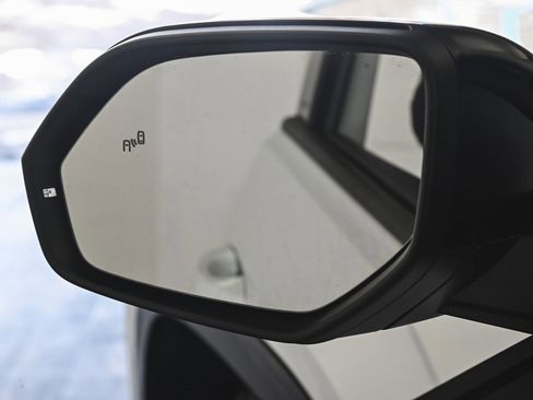 Used 2025 Volkswagen Atlas Peak Edition SE image 46