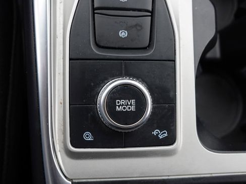 Certified 2022 Ford Explorer XLT w/ Equipment Group 202A image 32