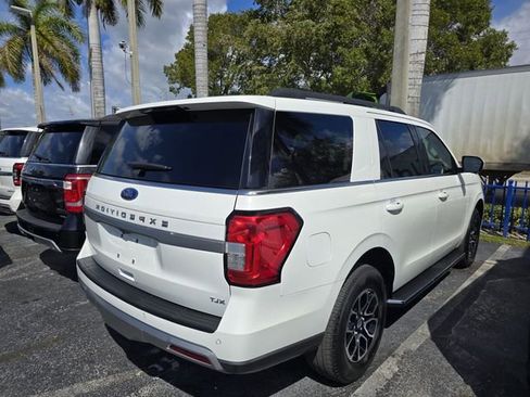Used 2023 Ford Expedition XLT image 4